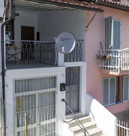 Maison Rouge Apartment *